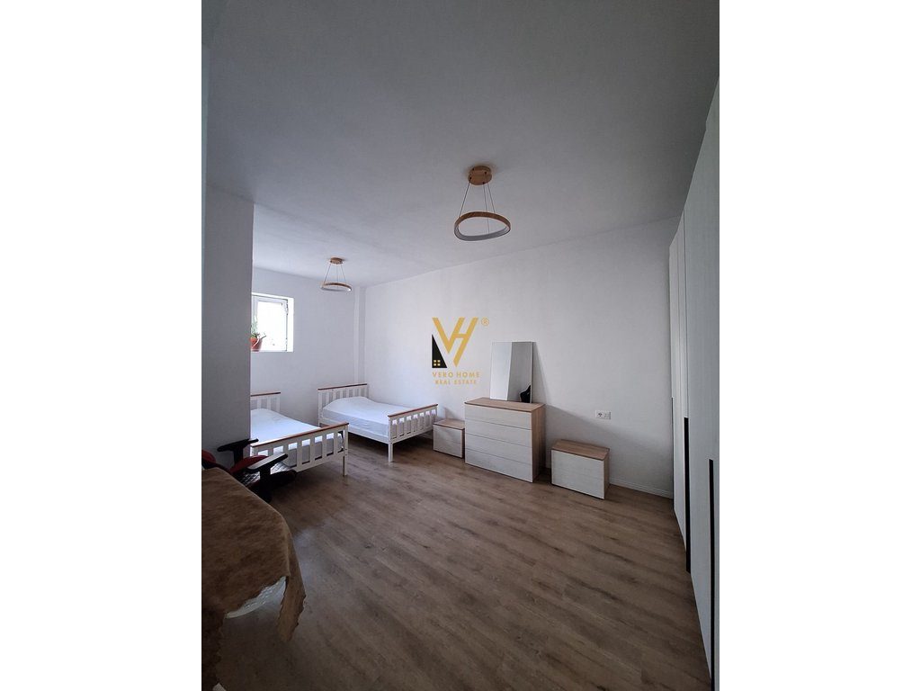 JEPET APARTAMENT 1+1 ME QERA TE RRUGA E BARRIKADAVE 600 EURO 4