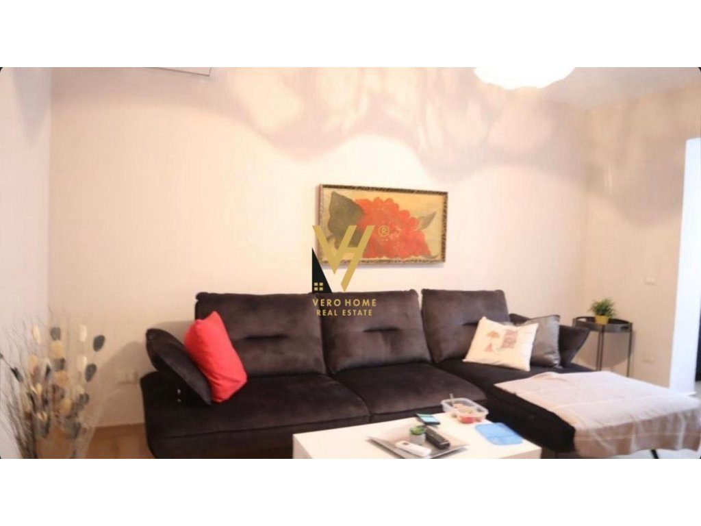 JEPET APARTAMENT 2+1 ME QERA TE SELVIA 520 EURO