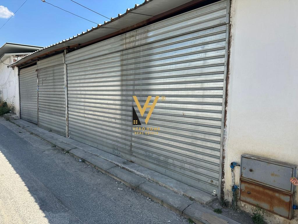 JEPET MAGAZINE 135 M2 ME QERA TE SHESHI SHQIPONJA 800 EURO