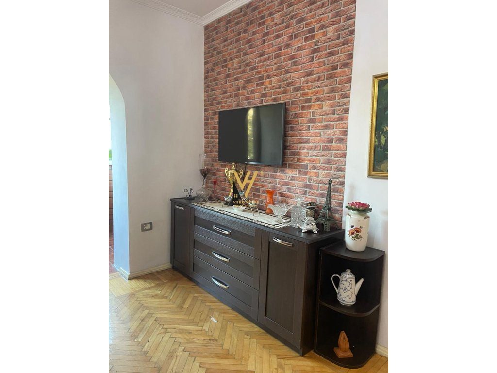 JEPET APARTAMENT 1+1+BLK ME QERA TE MYSLYM SHYRI 600 EURO 4