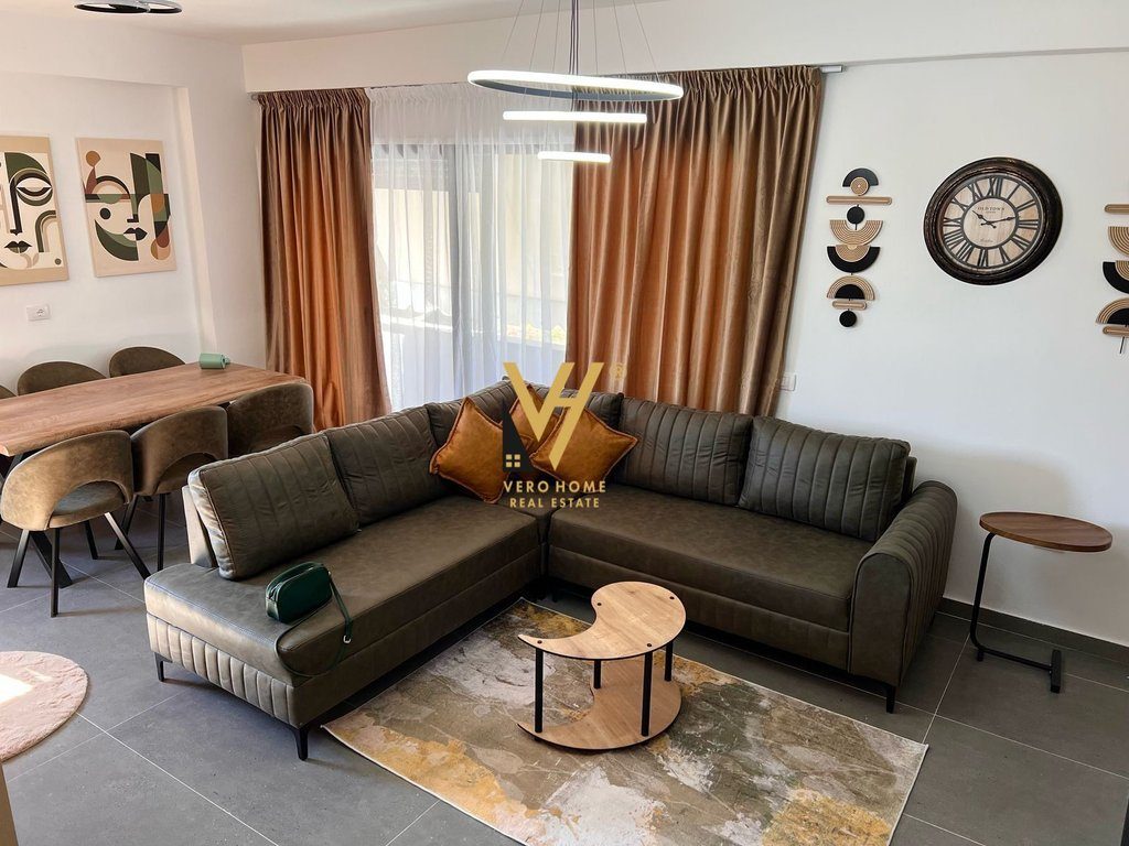 JEPET APARTAMENT 3+1+2 ME QERA TE KODRA E DIELLIT 1 1.000 EURO 2