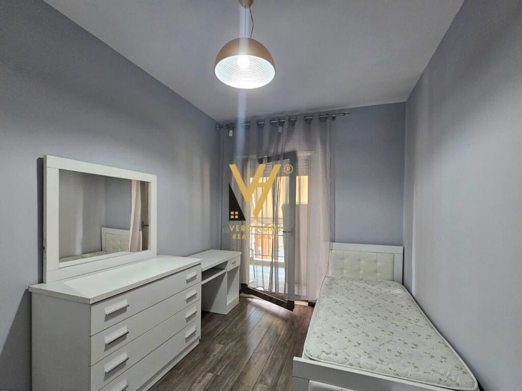 Jepet Apartament 3+1+2+ballkon me qera te Rruga e Kavajes 130 m2 4