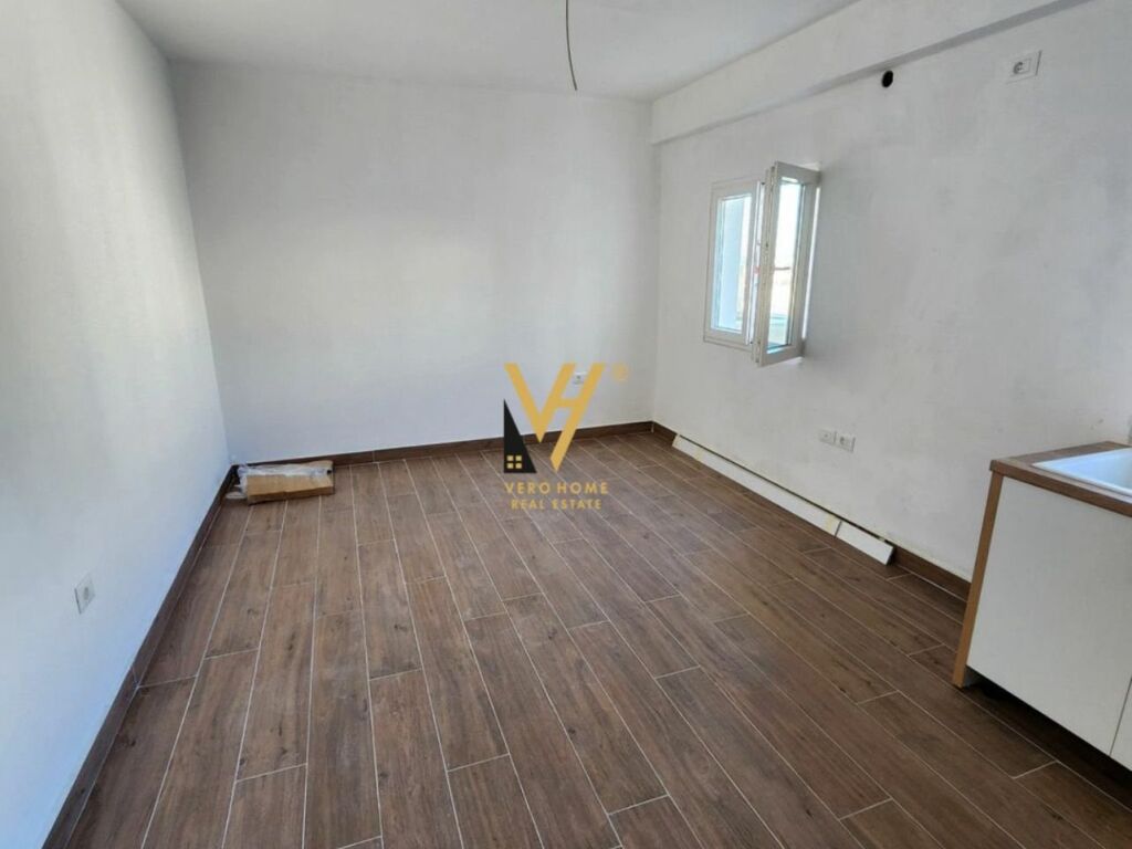 Jepet Apartament 1+1+ballkon tek hyrjes e Selites 55 m2 4