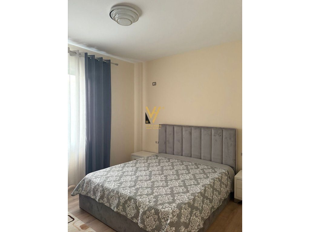 JEPET APARTAMENT 2+1+BLK ME QERA TE RRUGA ELBASANIT , PALLATI BRIGADAVE 600 EURO 4