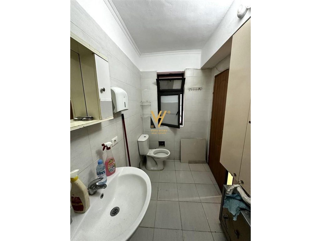 JEPET AMBIENT BIZNESI 40 M2 ME QERA TE SHKOLLA E BALETIT 500 EURO 3