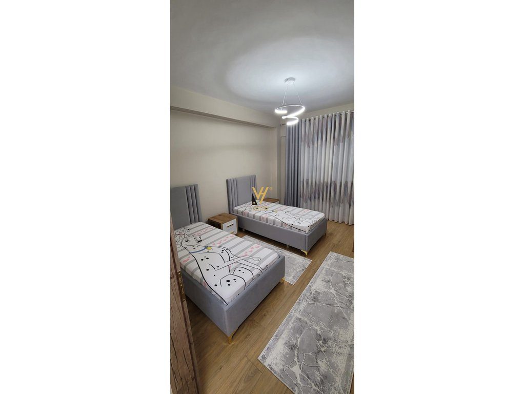 JEPET APARTAMENT 2+1+2+BLK ME QIRA TE KOMUNA E PARISIT 88.000 LEKE 4