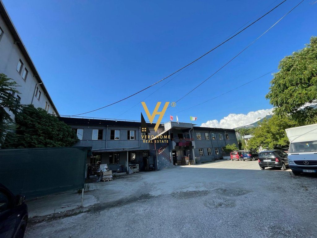 SHITET MAGAZINE 1.300 M2 TE SHKOLLA “BAJRAM CURRI”, ALLIAS 1.440.000 EURO