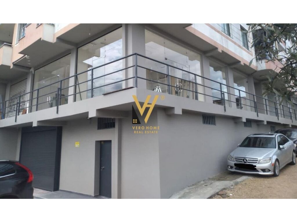Jepet ambient Komercial me qera ne Yzberisht 202 m2