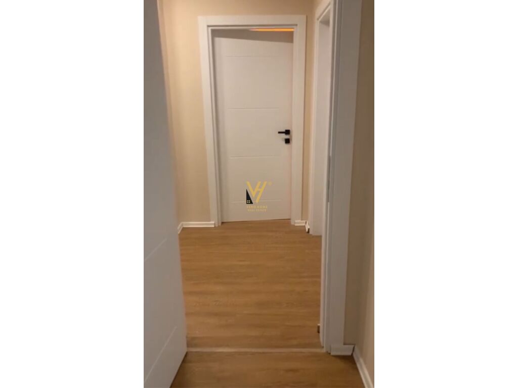 Jepet Zyre me qera te 21 Dhjetori 80 m2 3