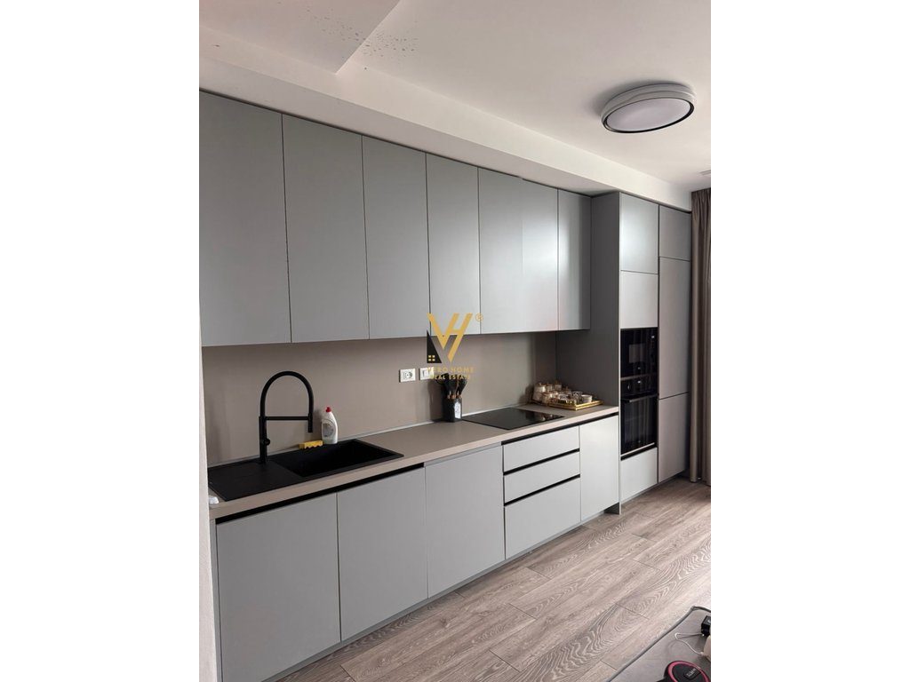 JEPET APARTAMENT 2+1+2 ME QERA TE LAKE VIEW 160.000 LEKE 3