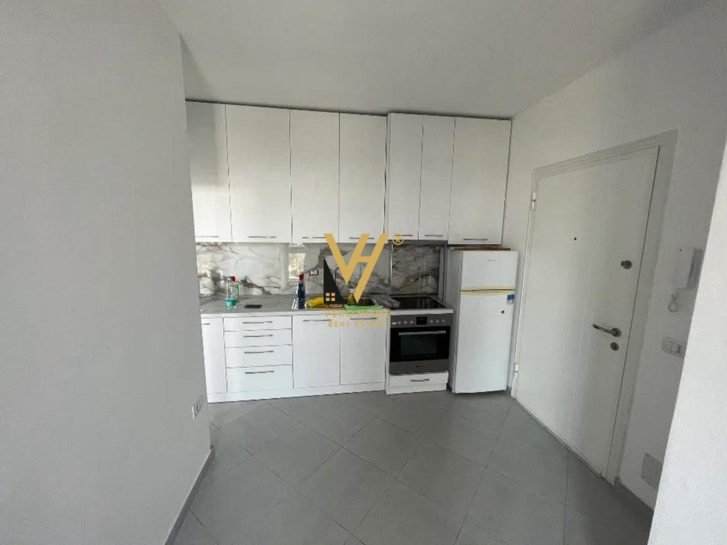 JEPER APARTAMENT 1+1+BLK ME QERA TE QSUT 40.000 LEKE 2