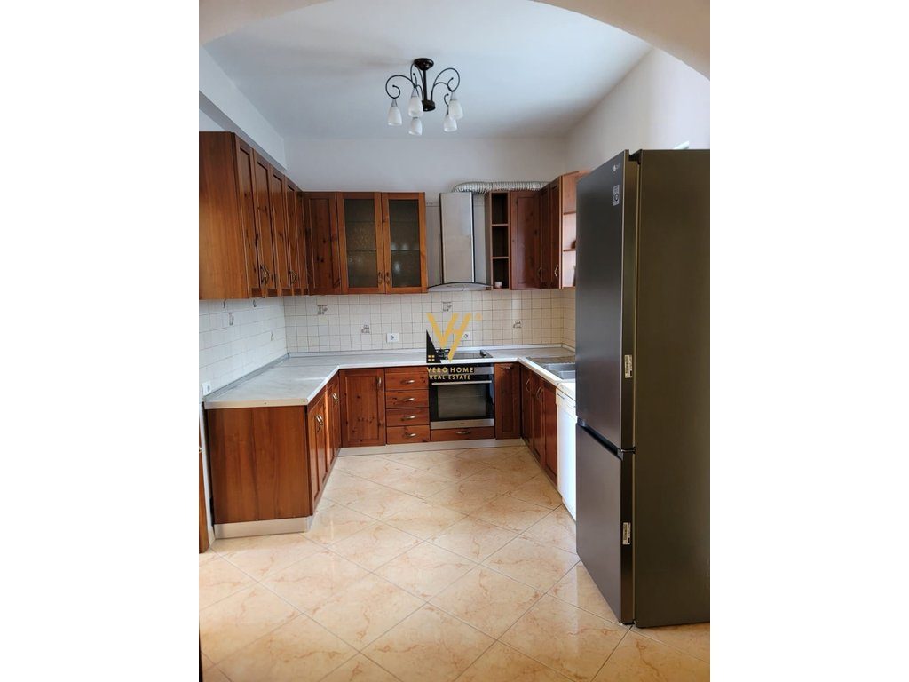 JEPET APARTAMENT 2+1+2 ME QIRA NE SAUK 80.000 LEKE 2