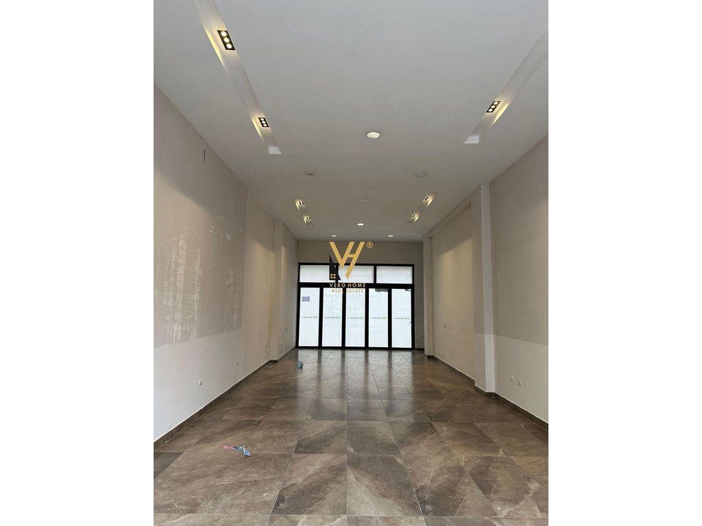 JEPET AMBIENT BIZNESI 90 M2 ME QERA TE RR.FROSINA PLAKU 90.000 LEKE