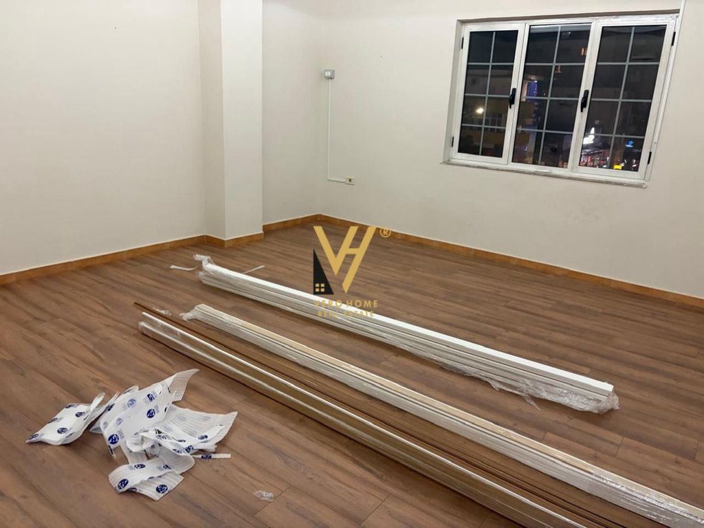JEPET AMBIENT BIZNESI 178 M2 TE SHESHI WILLSON 1.600 EURO 2