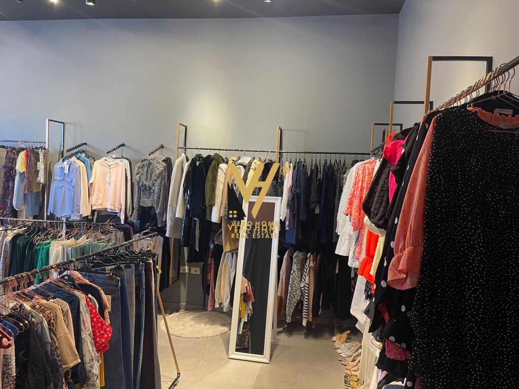 SHITET BIZNES DYQAN RROBASH 60 M2 NE SELITE 12.000 EURO 1