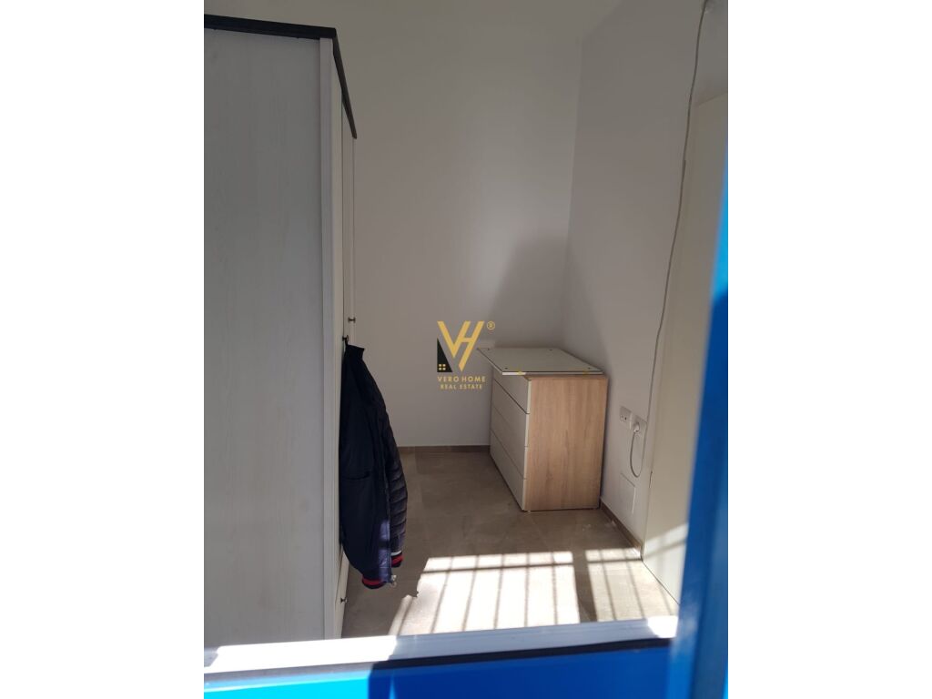 Jepet Apartament 2+1+ballkon me qera te Kompleksi Mangalem , Ali Demi 80 m2