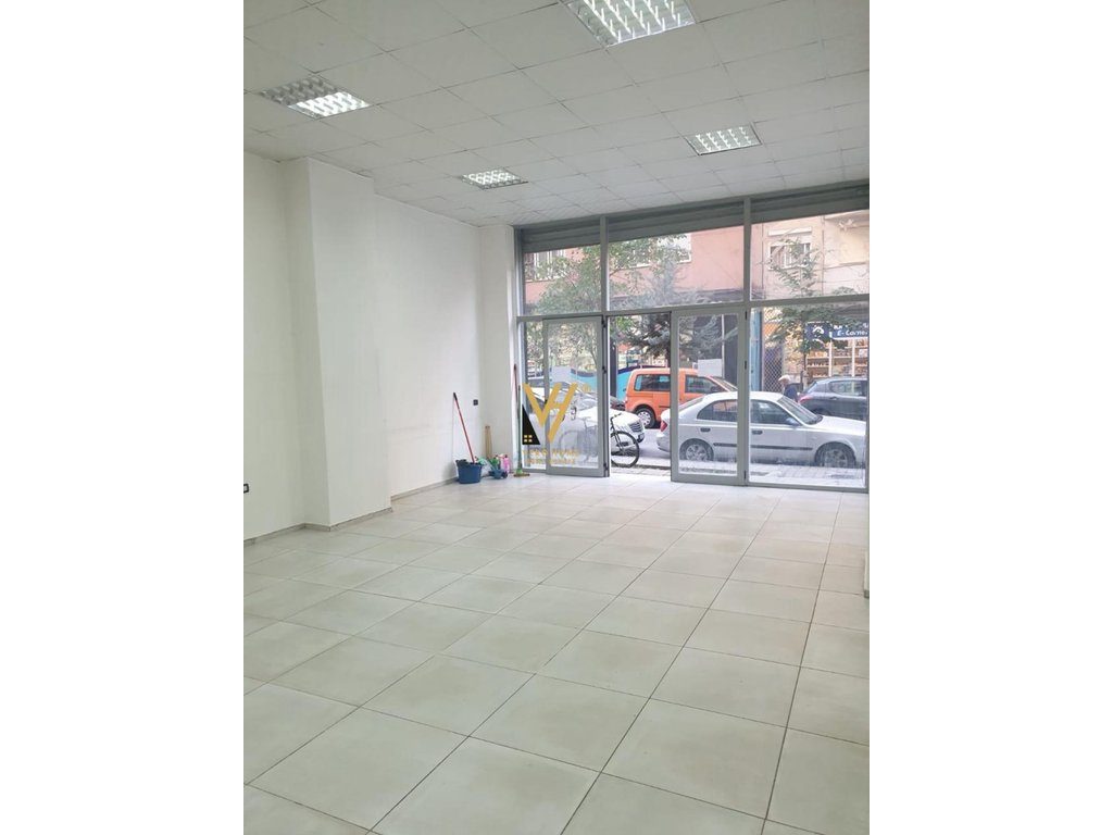 JEPET DYQAN 55 M2 ME QIRA NE ISH MISTO MAME 50.000 LEKE