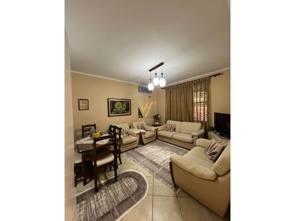 JEPET APARTAMENT 2+1 ME QERA NE DON BOSKO 50.000 LEKE