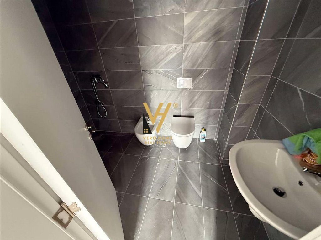 JEPET ZYRE 70M2 ME QERA TE BULEVARDI I RI 500 EURO 4