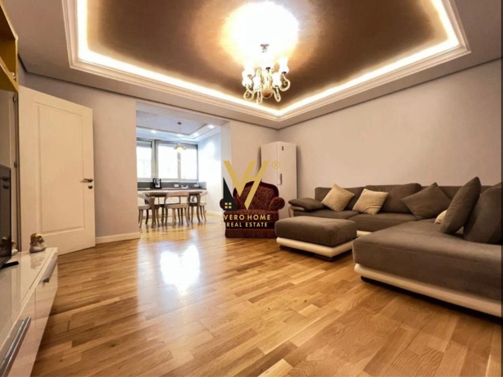JEPET APARTAMENT 2+1 ME QIRA NE QENDER,RR.BARDHOK BIBA 1.000 EURO