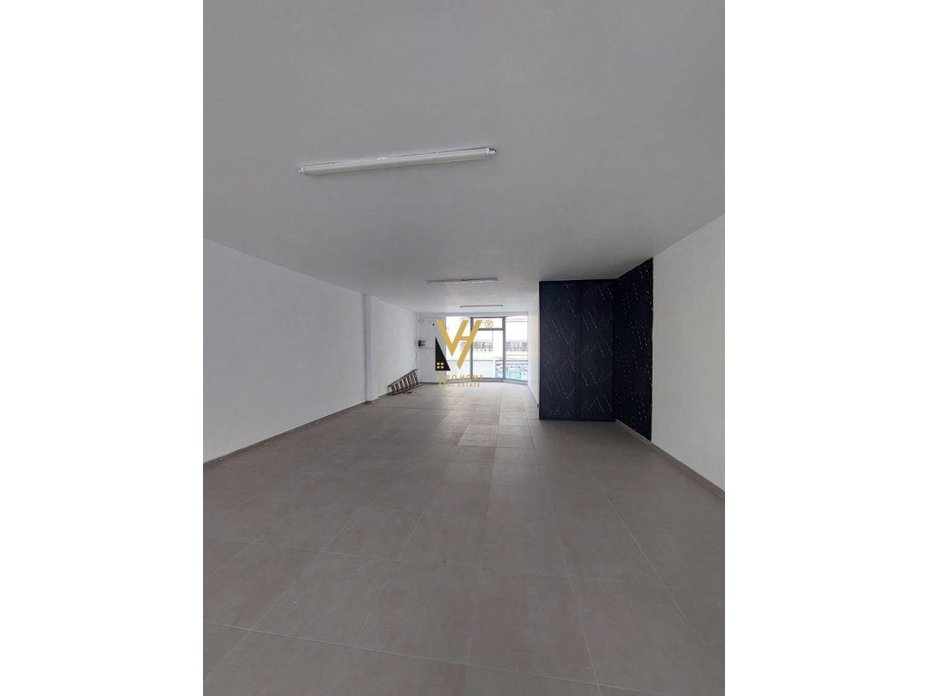 JEPET ZYRE 125 M2 ME QERA TE RRUGA DRITAN HOXHA 1.200 EURO 3