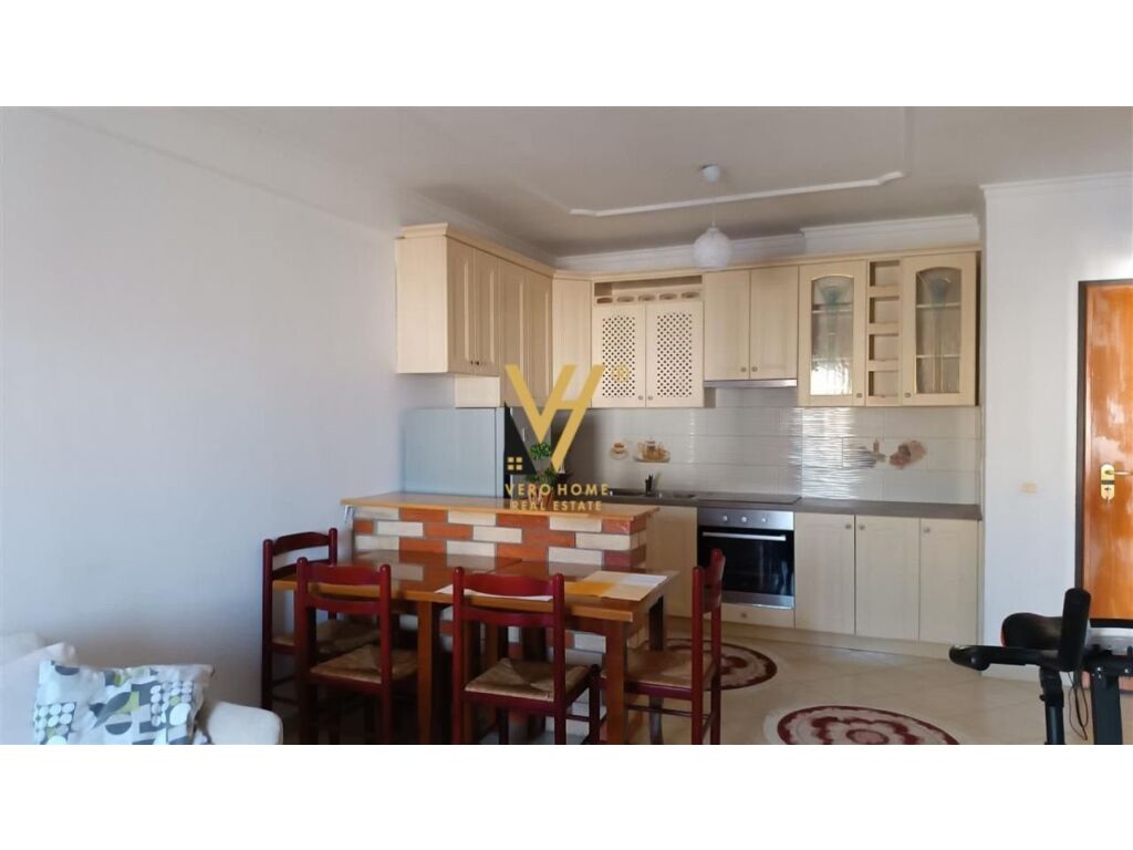 Jepet Apartament 1+1+ballkon me qera te Ish Parku i Autobuzave 60 m2