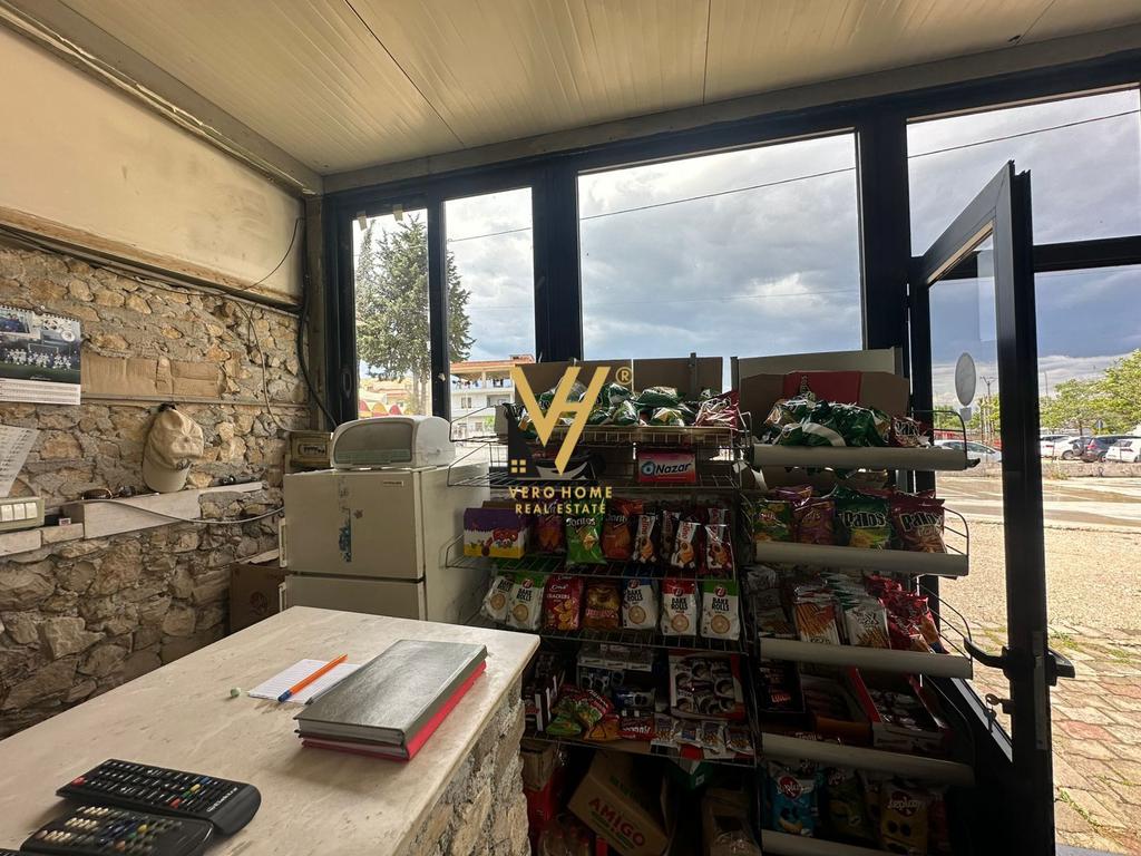 JEPET BAR KAFE PARKING 1.200M2 ME QERA NE YZBERISHT 1.500 EURO
