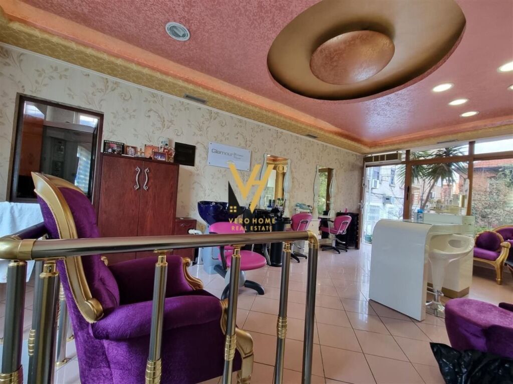 Jepet ambjent biznesi me qera te Rruga Mine Peza 150 m2 4