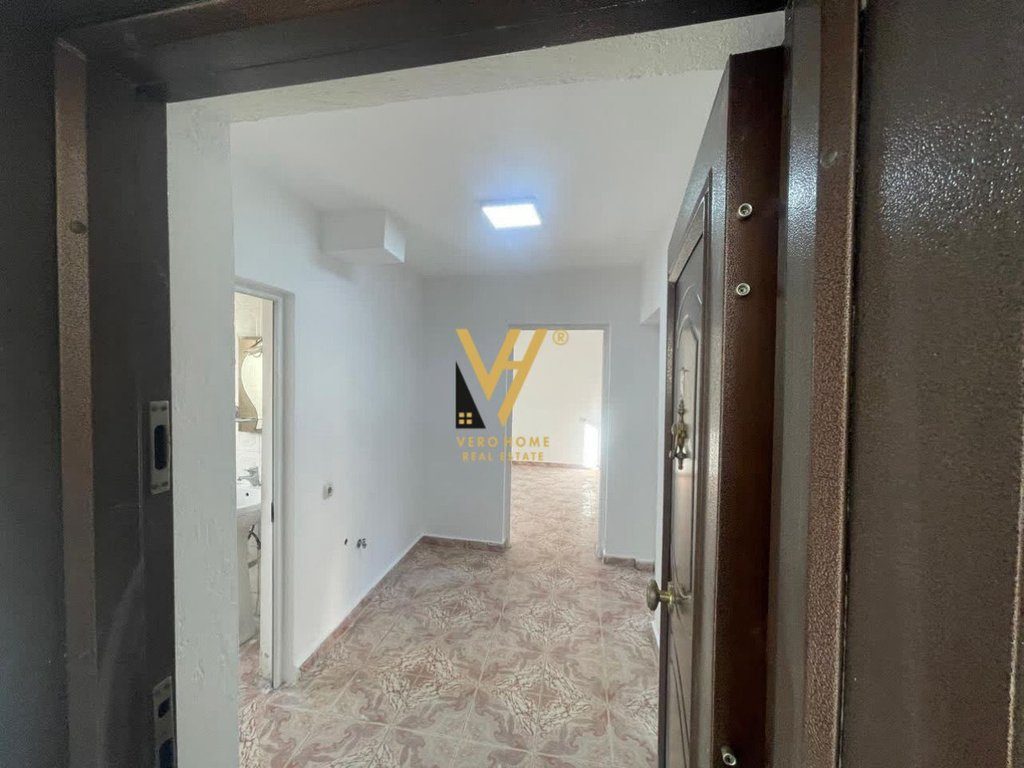 JEPET ZYRE 75 M2 ME QERA TE FERIT XHAJKO 50.000 LEKE 4