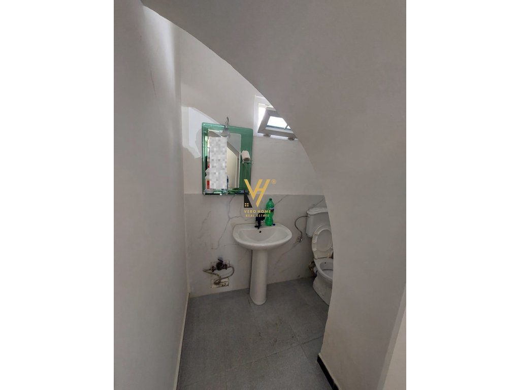 JEPET DYQAN 30 M2 ME QIRA TE RRUGA SULEJMAN PASHA 45.000 LEKE 4
