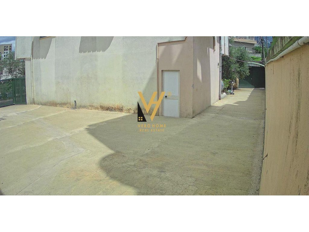 JEPET AMBIENT BIZNESI 250 M2 ME QIRA TE KODRA E PRIFTIT 55.000 LEKE 1