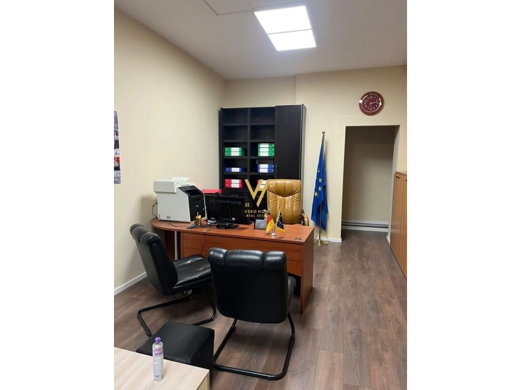 Jepet Zyre me qera te Ish Ekspozita Sot 60 m2 1