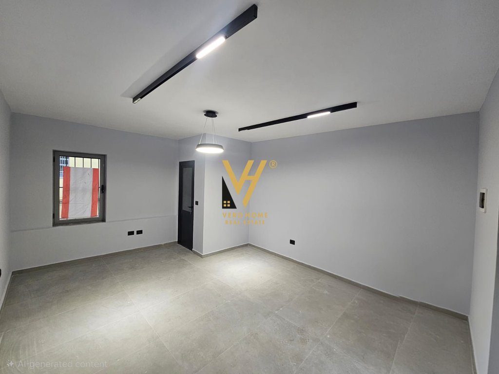 JEPET AMBIENT BIZNESI 24 M2 ME QIRA TE HIM KOLLI 50.000 LEKE