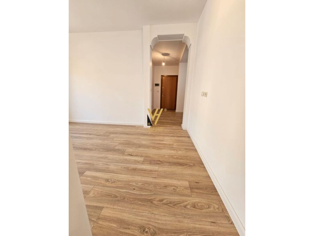 Shitet Apartament 1+1+ballkon te Rruga Petro Nini Luarasi 70 m2