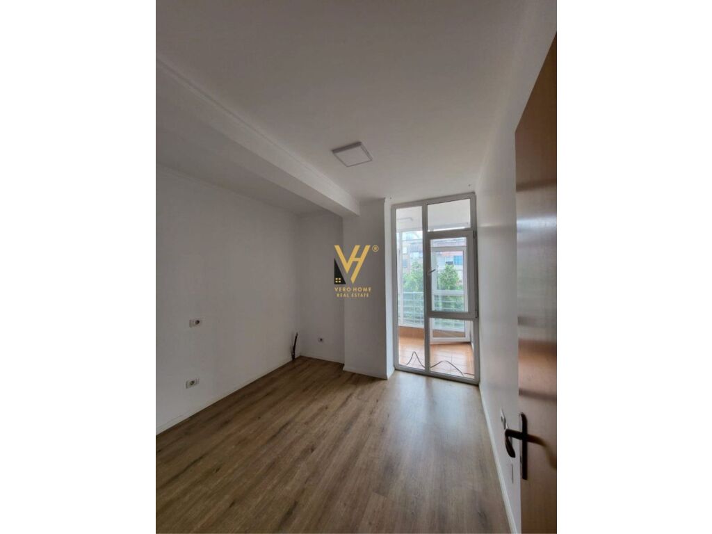 Jepet Zyre me qera te 21 Dhjetori 100 m2 3