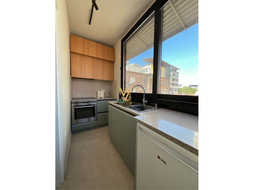 JEPET APARTAMENT 1+1 ME QERA TEK PRANE HOTEL GRANDA, UNAZA E RE 500 EURO 3