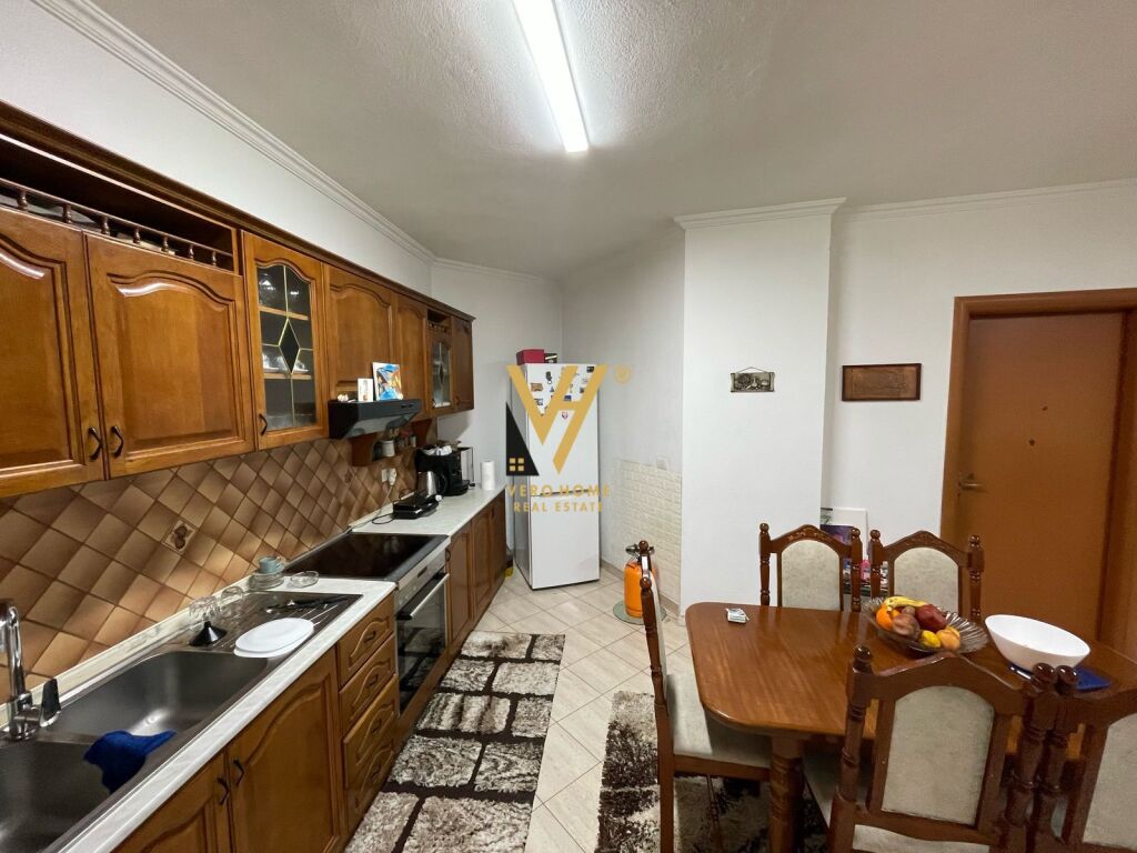 SHITET APARTAMENT 2+1+BLK TE STACIONI TRENIT 215.000 EURO 4