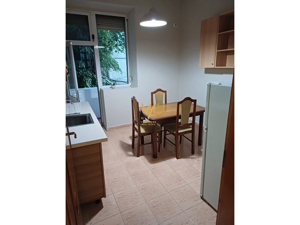JEPET APARTAMENT 2+1+BLK ME QIRA TE SULEJMAN DELVINA 65.000 LEKE 2