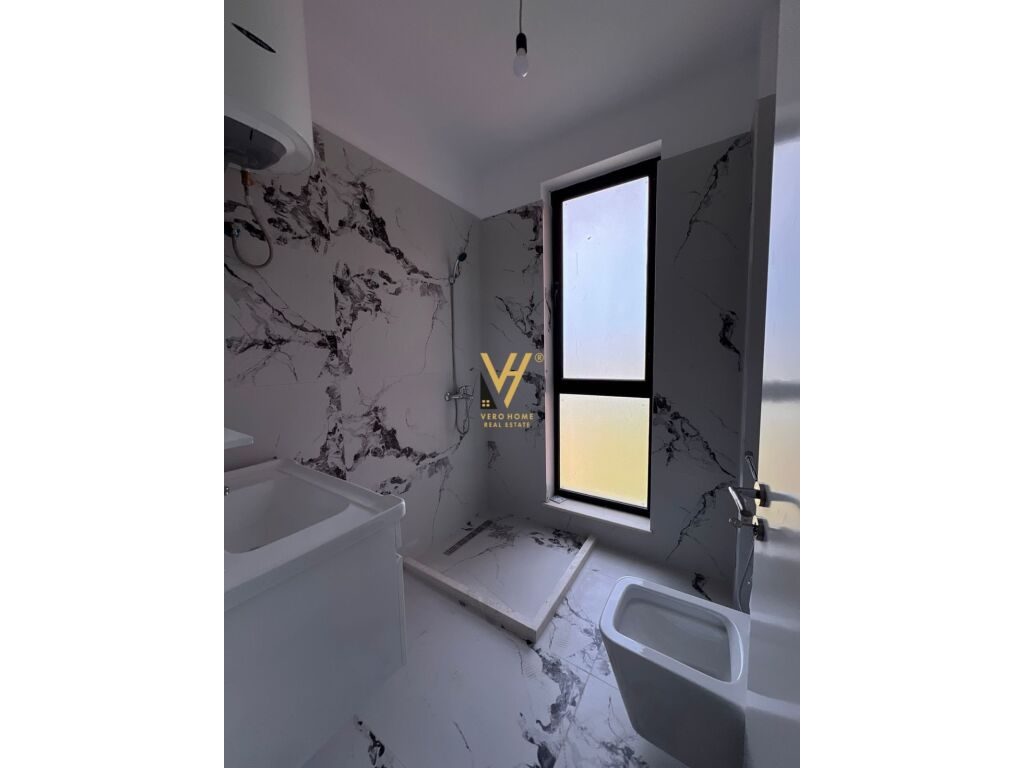 Jepet Apartament 2+1+2 me qera Bosh ne Shkoze 130 m2 4