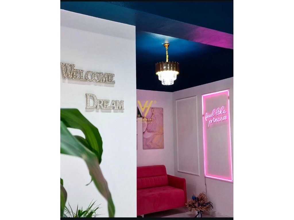 JEPET AMBIENT KOMERCIAL 70 M2 ME QIRA TE MYSLYM SHYRI 80.000 LEKE 3
