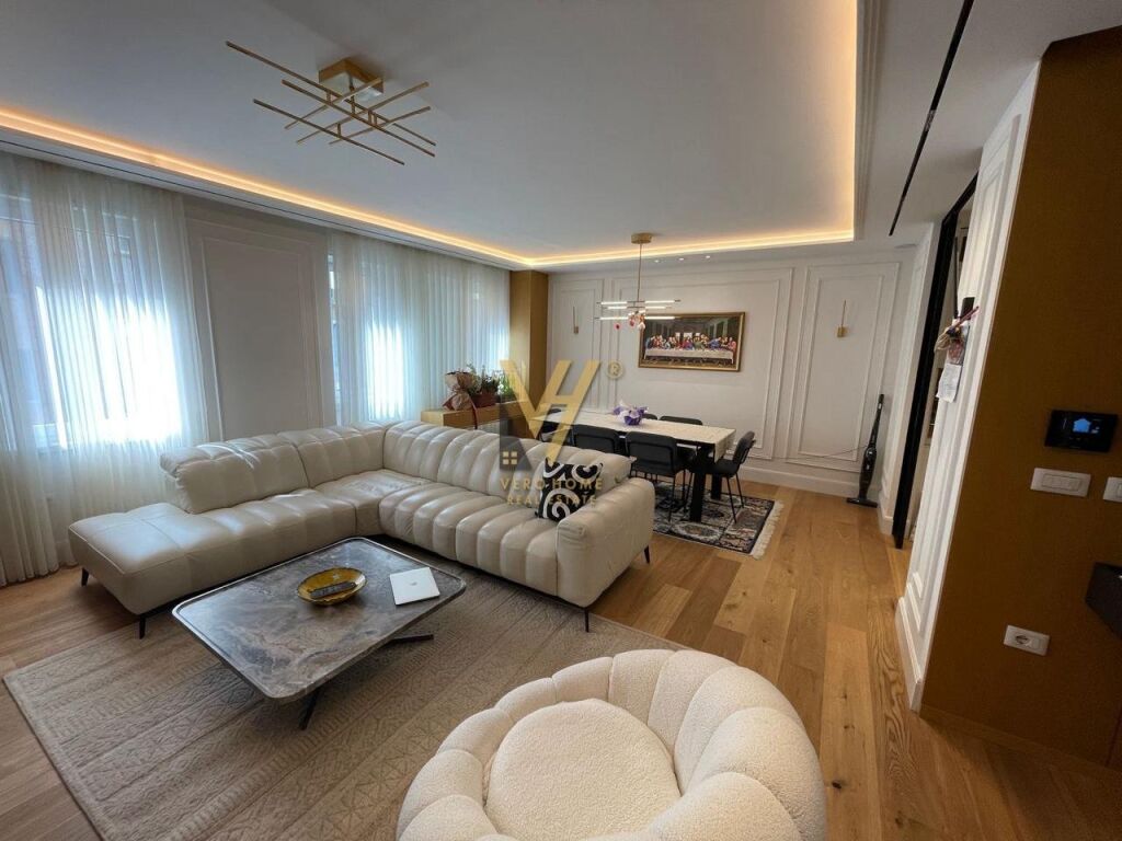 Shitet apartament 3+1+2+dy posta parkimi tek Shallvaret 165 m2 4