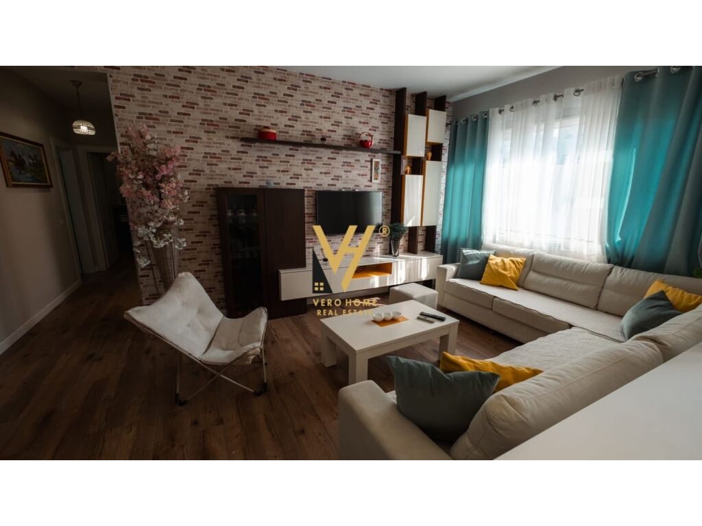 Jepet Apartament 2+1+2 me qera te Qendra Kristal 110 m2
