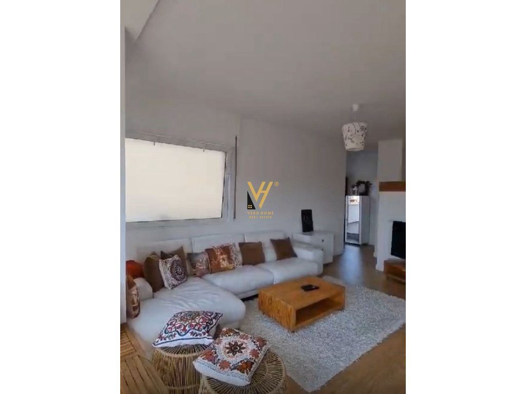 JEPET LOFT ME QERA NE MYSLYM SHYR 1.200 EURO