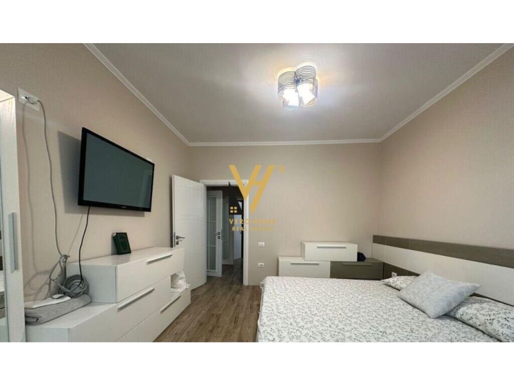 Jepet Apartament 2+1+ballkon me qera te Rruga e Durresit 133 m2 4