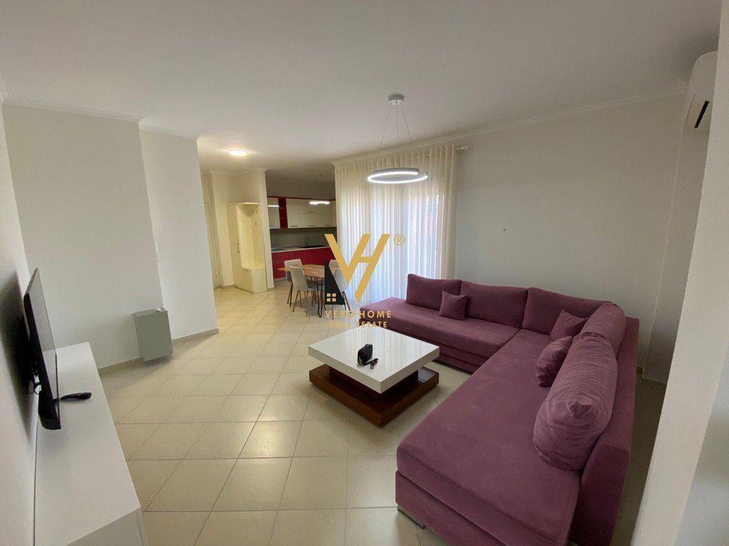 JEPET APARTAMENT 2+1+2+2BLK ME QIRA RRUGA E KOSOVAREVE 1.100 EURO