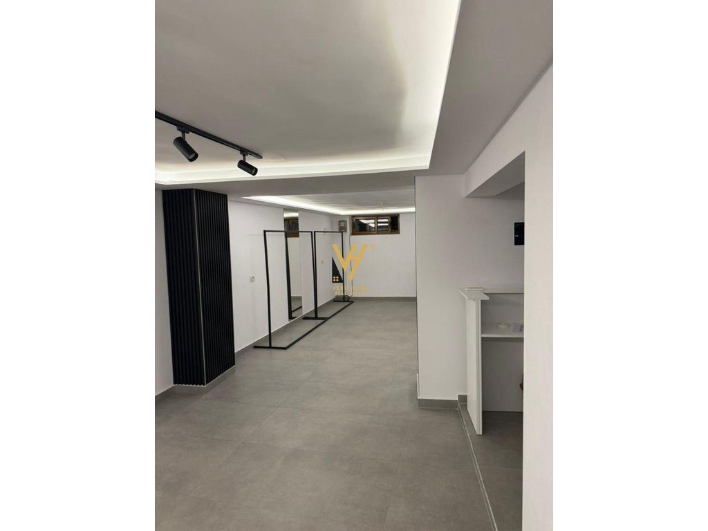 JEPET AMBIENT BIZNESI 50M2 ME QERA TE ISH EKSPOZITA 50.000 LEKE