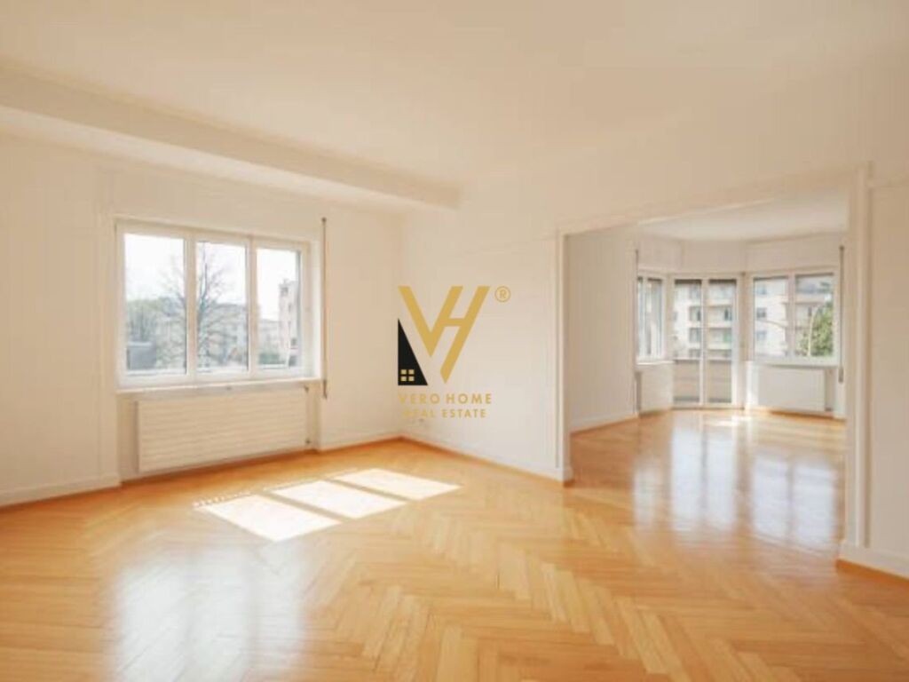 Shitet Apartament 3+1+2 te Kodra e Diellit 170 m2