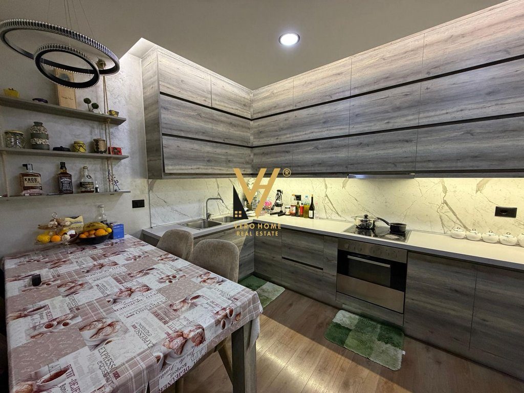 SHITET APARTMENT 2+1+BLK TE KOMUNA E PARISIT 31.000.000 LEKE 2