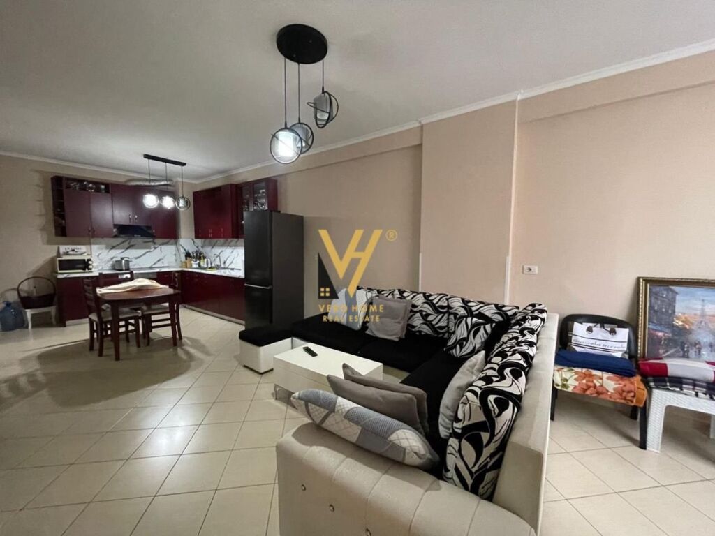 Shitet Apartament 2+1+2+ballkon te Unaza e Re 112 m2