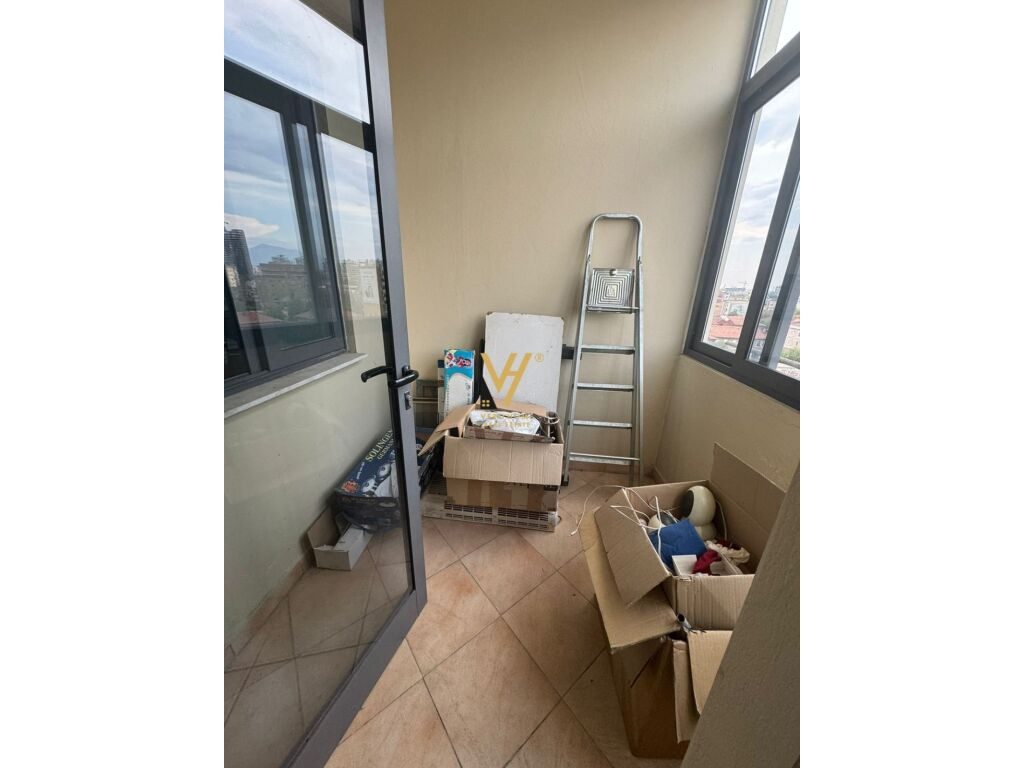 Jepet Apartament 2+1+2+ballkon me qera te Lulishtja , Komuna e Parisit 115 m2 3